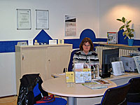 Ursula Gryza im Büro in Bensberg